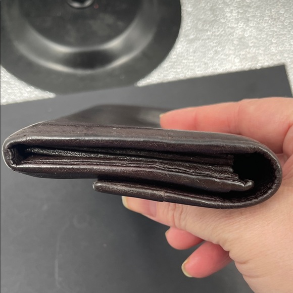 2.8.26 Vintage Gucci Black Soft Leather Wallet with Horse-bit Accents - Picture 13 of 15